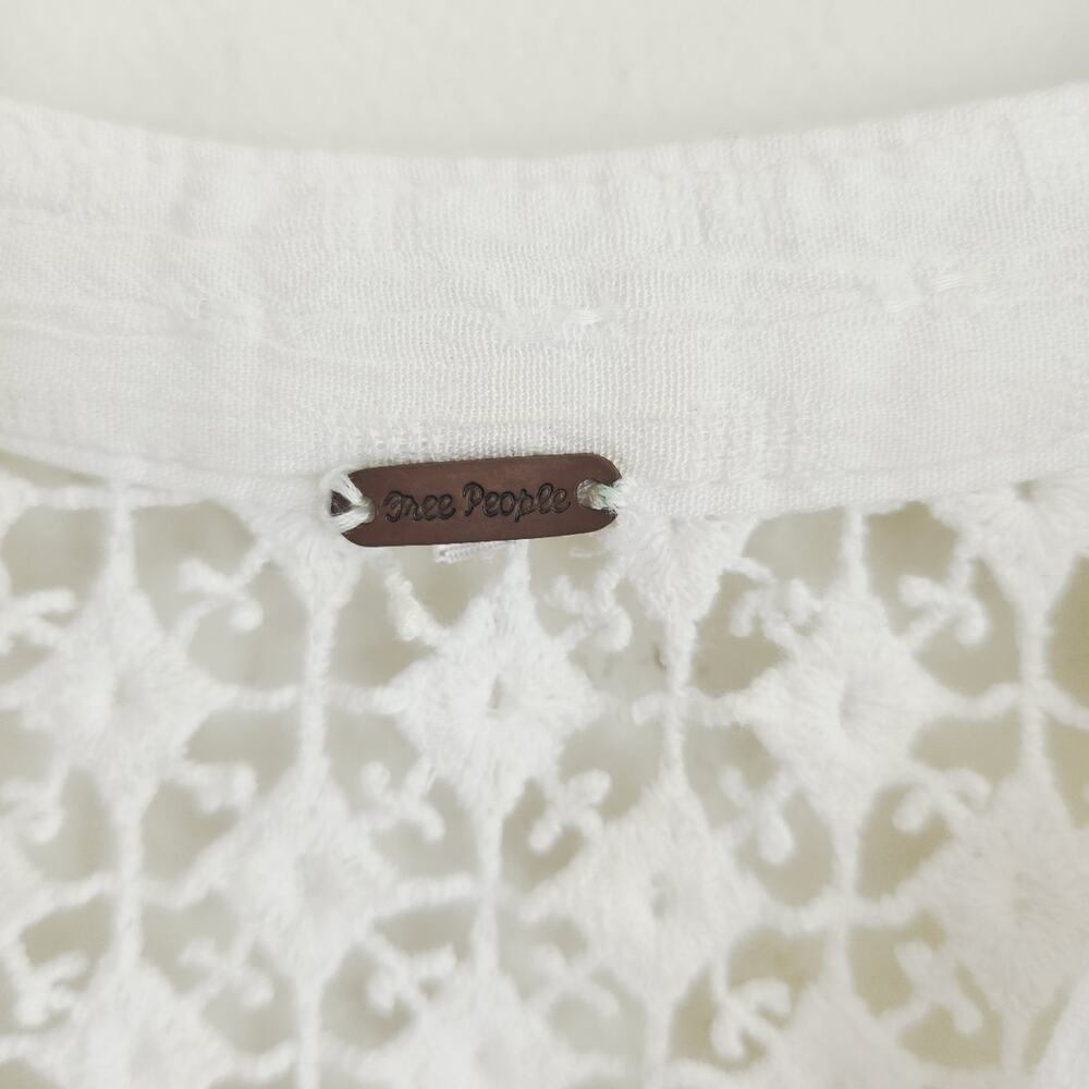 M Free People white linen like shirt with crochet details - Picture 3 of 5